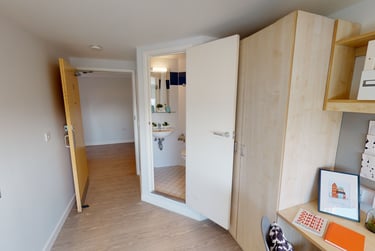 iQ Marsden House Student Halls, 1-3 Burley Road, City Centre, Leeds, LS3 1JZ - Image 3